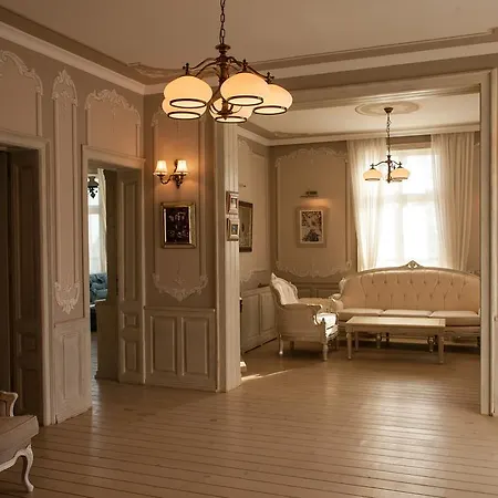 Hebros House